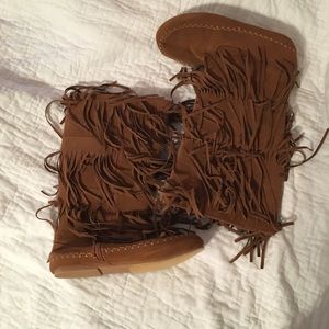 Fringe boots